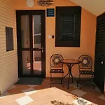 Queen Bee Novigrad Istria